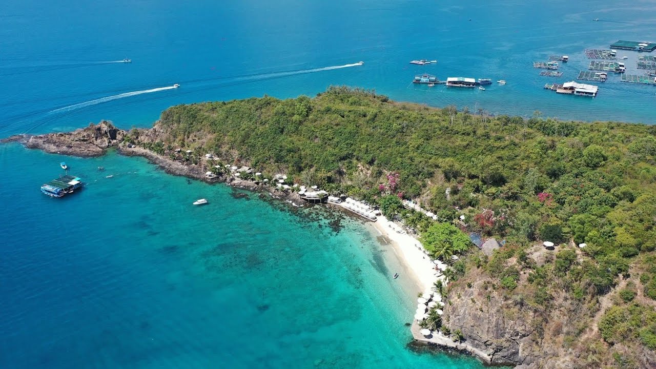 Mini Beach Nha Trang - Cuối tháng 10 biển vẫn đẹp